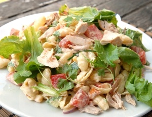 Pastasallad med kyckling och curry
