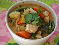 Thaigryta med kyckling i röd curry Thaigryta med kyckling i röd curry