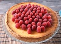 Cheesecake med lime och färska hallon