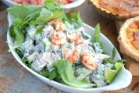 Kräftsallad med dill, yoghurt och gurka
