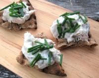 Knäckesnittar med makrillröra