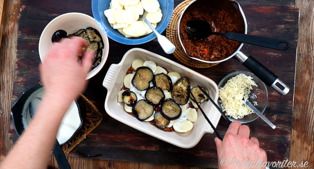 Ett lager stekt aubergine. 