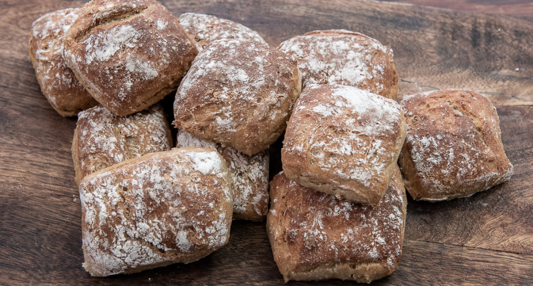 Låt svalna på galler innan servering. 