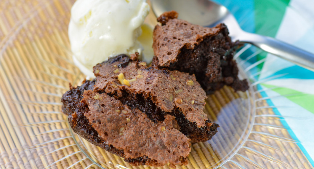 Chokladpajen serverad med vaniljglass. 