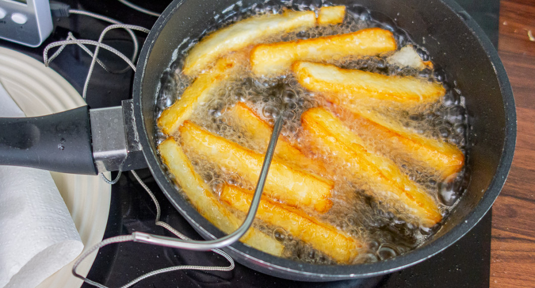 Jag friterade halloumin i stavar men man kan även fritera i skivor eller tärningar. 