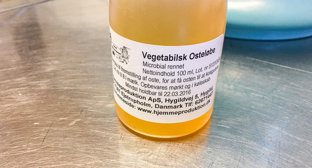 Vegetabilisk ostlöpe till ystning av mjölken till mozzarellan