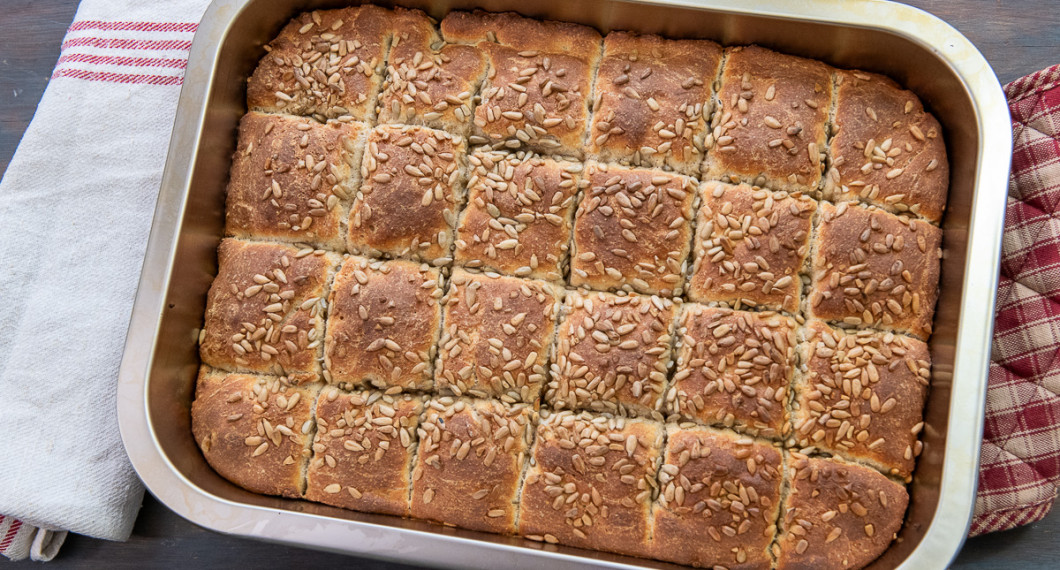 Grädda på 225 grader vanlig ugn i ca 20 minuter till fin färg. 