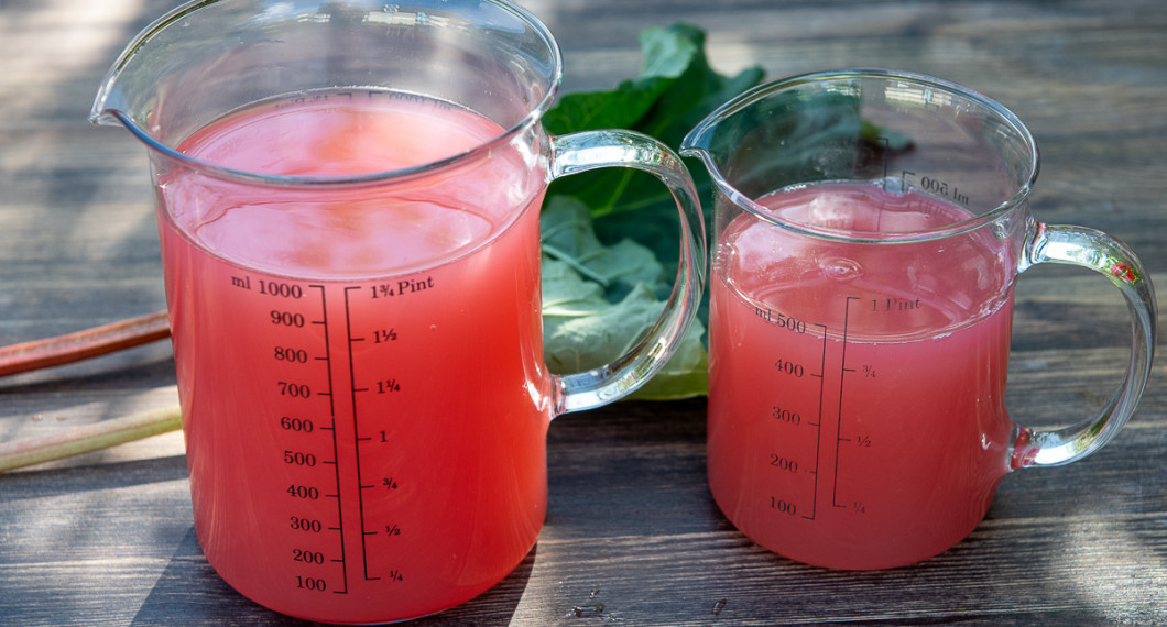 Mät upp hur mycket juice du fått ut.