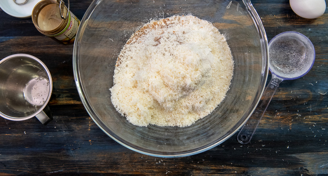 Tillsätt finriven parmesan. 