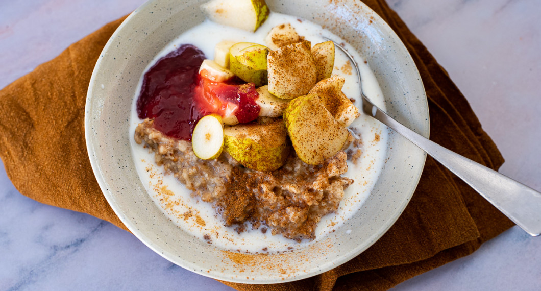 Lyxigt och gott med massor av nyttigheter och toppings till grötfrukosten. 