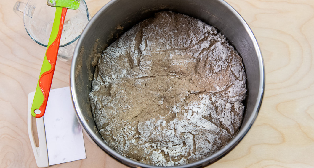 Låt jäsa övertäckt i ca 40 minuter till dubbel storlek.