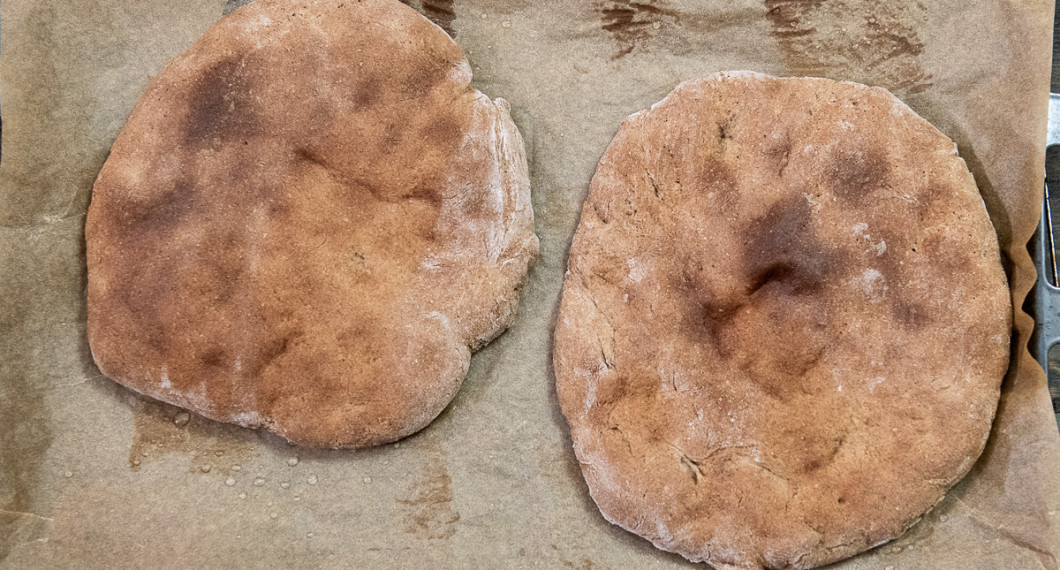 Grädda på 225 grader vanlig ugn i 14-15 minuter till fin färg. 