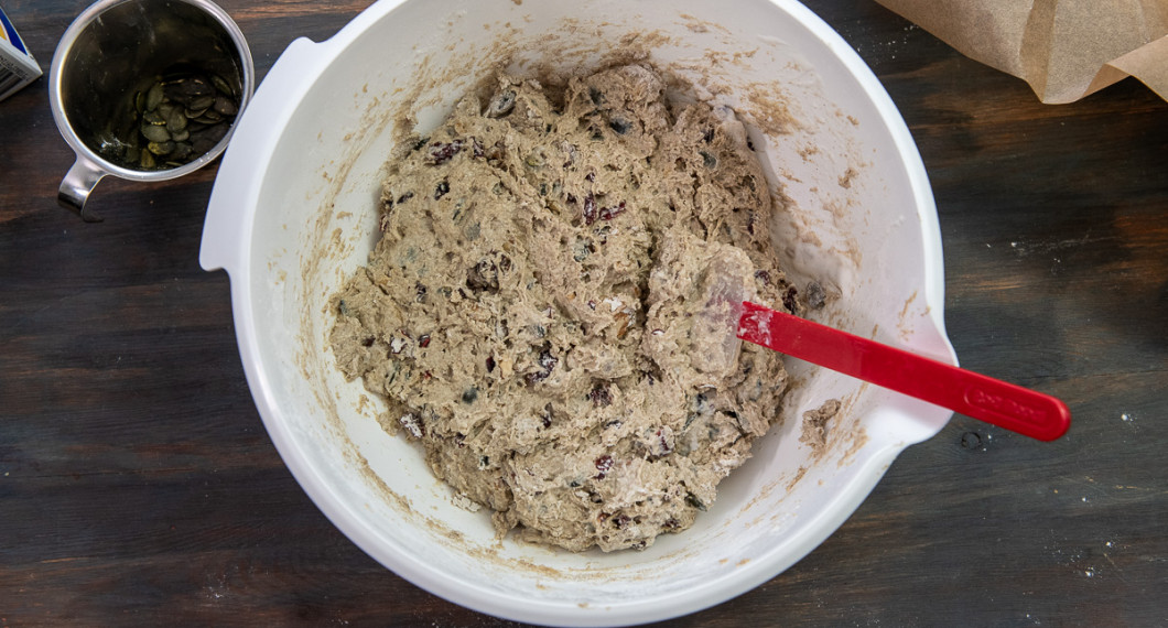 Rör ihop till en deg utan klumpar. 