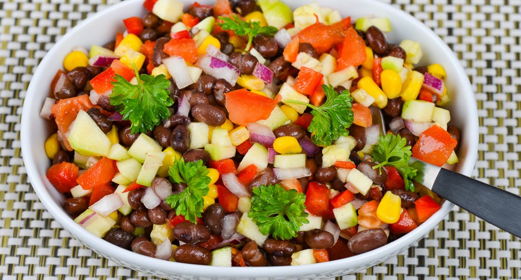 Bönsalladen serverad i skål