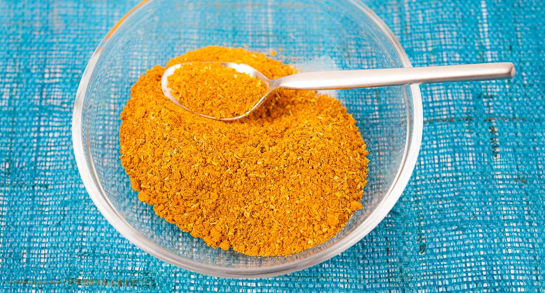 Currypulver passar att smaksätta grytor och såser. Använd som vanligt köpt currypulver. 