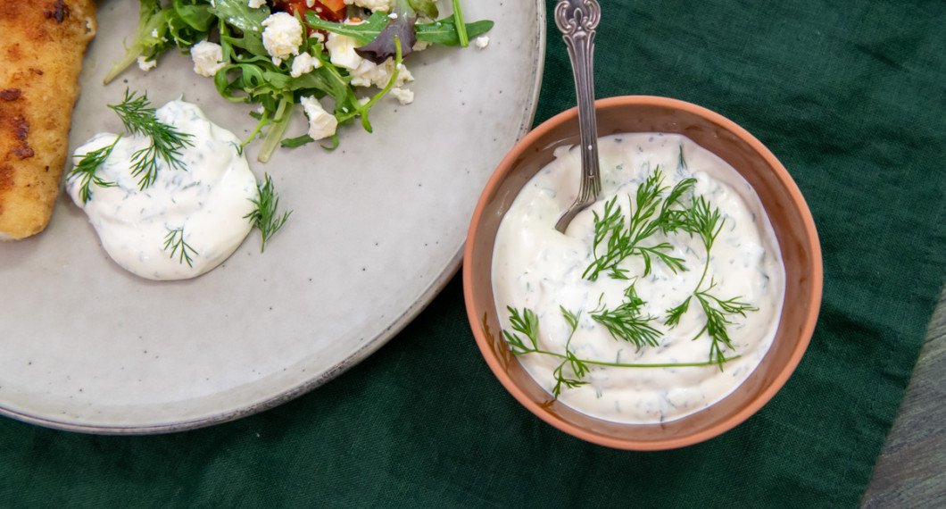 Dillkrämen passar till fisk och skaldjur som förslagsvis panerad torsk. 
