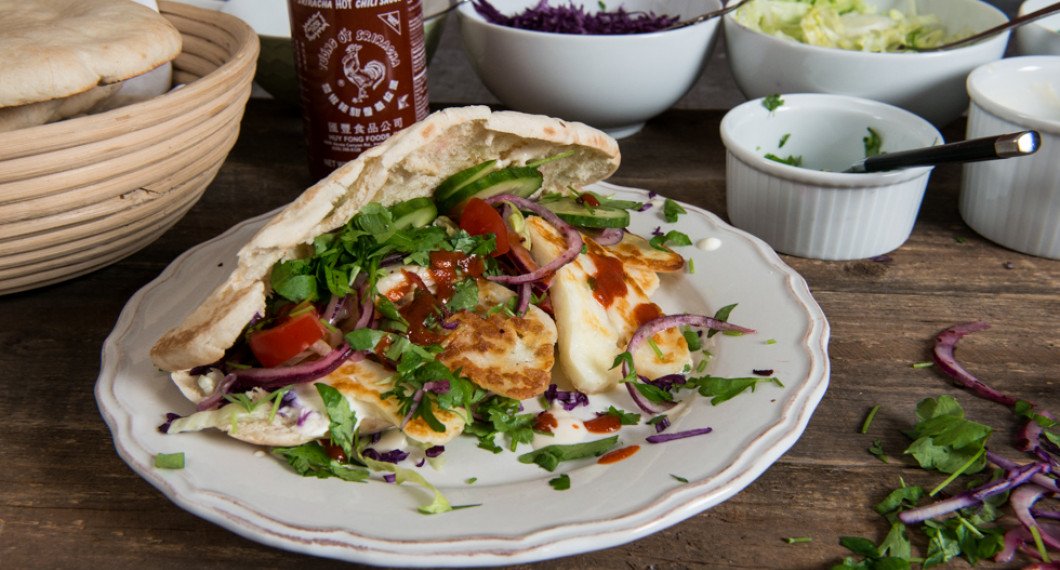 Vegetarisk kebab blir jättegod med halloumi som är salt och ger tuggmotstånd