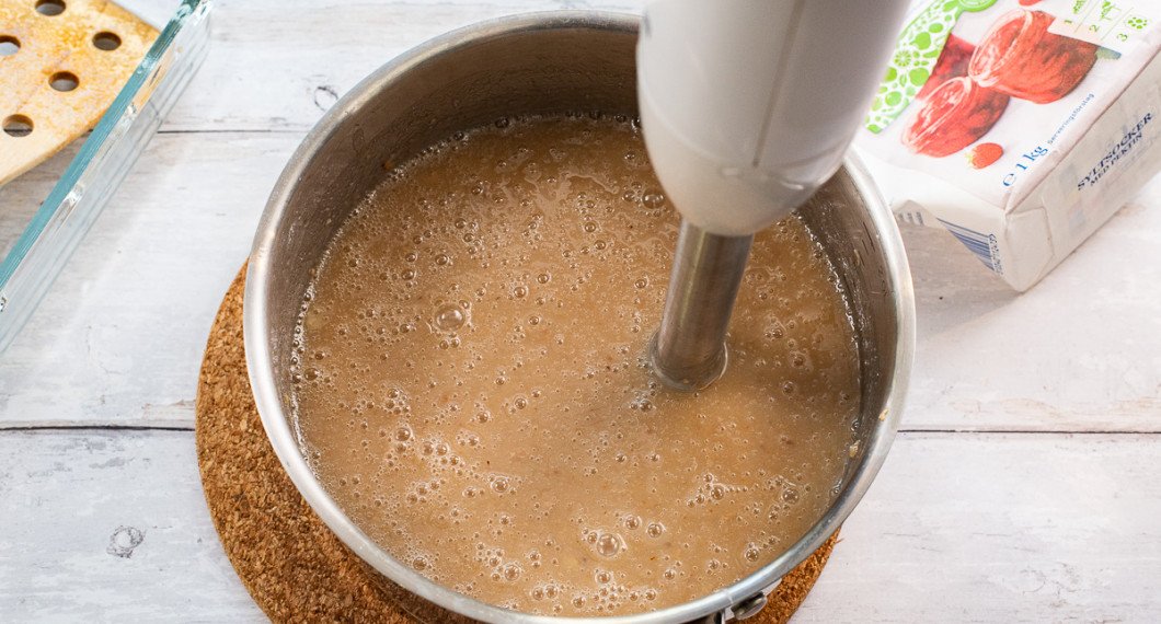 Mixa slät med en stavmixer. 