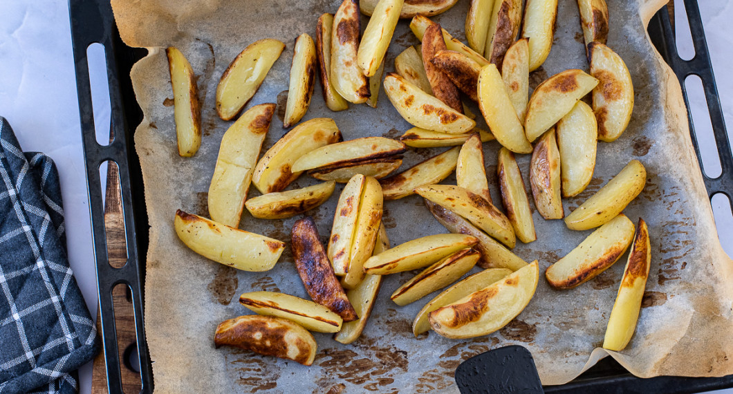 Tillaga i mitten av ugnen till fin färg och tills de är mjuka. Vänd gärna runt någon gång mot slutet. 