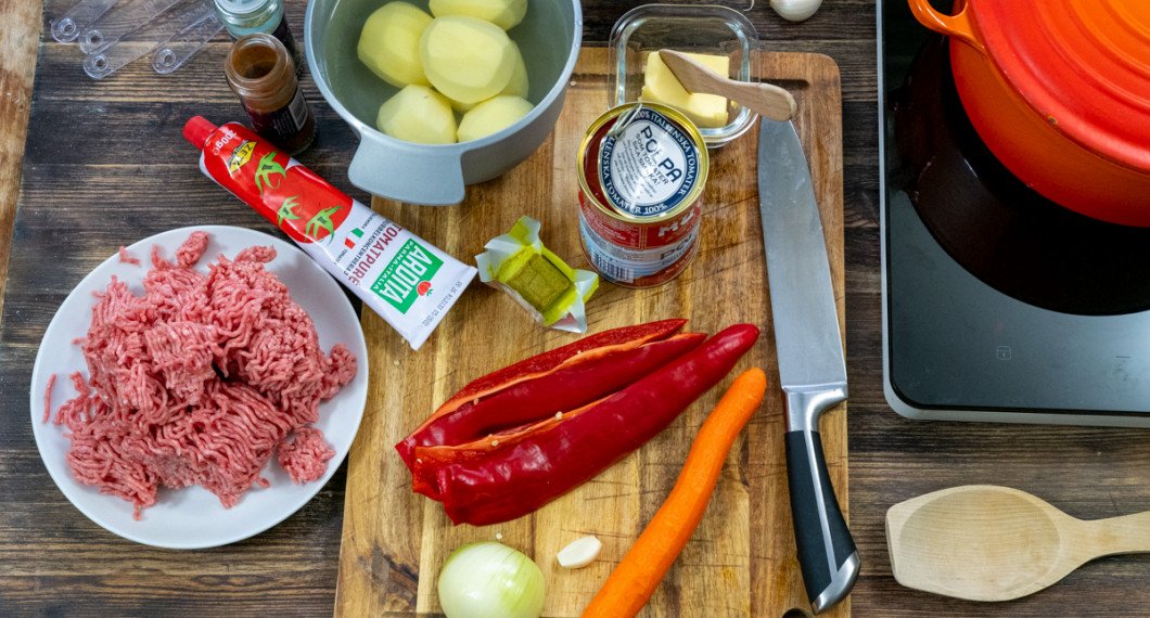 Ingredienser till köttfärsgrytan