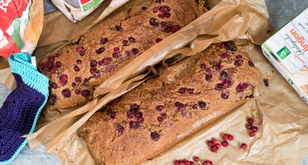 Två snabba lingonbröd eller lingonlimpor 