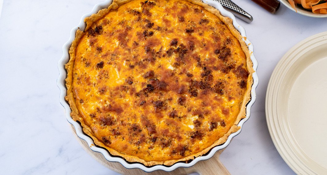 Grädda pajen på 200 grader vanlig ugn i nedre delen av ugnen i ca 30 minuter. 