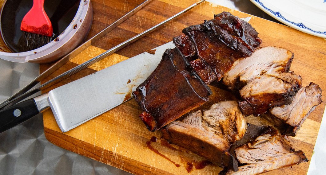 Revbenen skärs upp i bitar efter benen. 