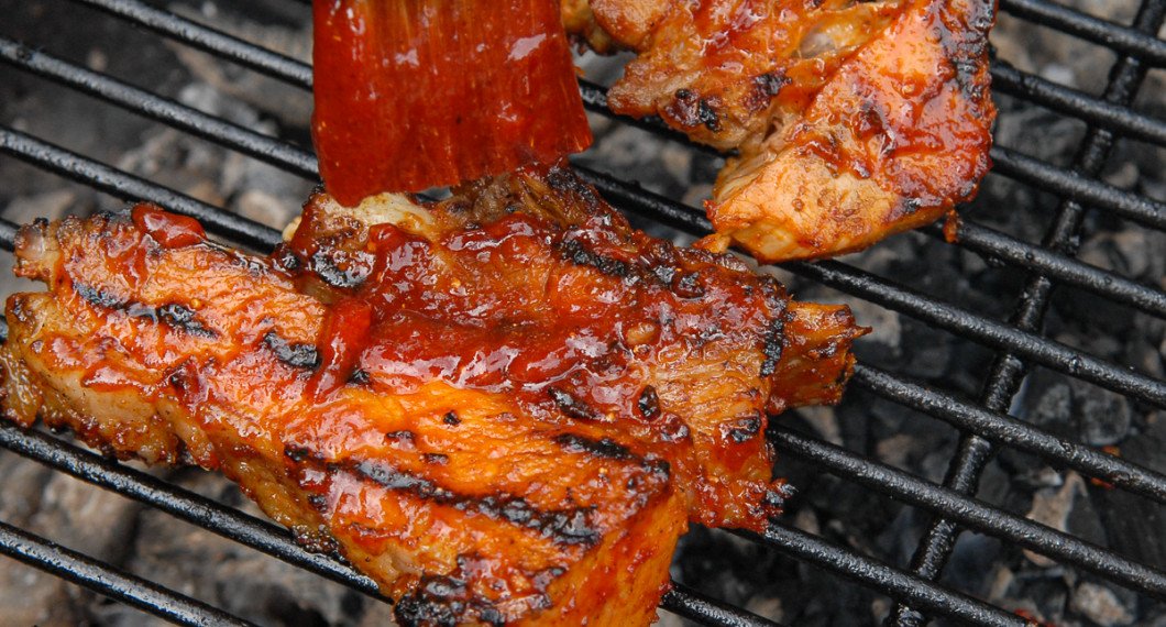 Pensla med barbecuemarinaden under grillningen på båda sidor. 