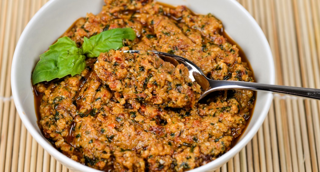 Röd pesto med soltorkade tomater Receptfavoriter