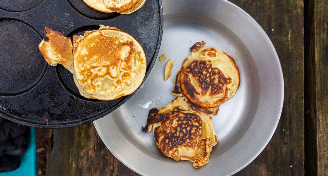Plättarna blir tjocka och goda. Servera med valfria tillbehör. 