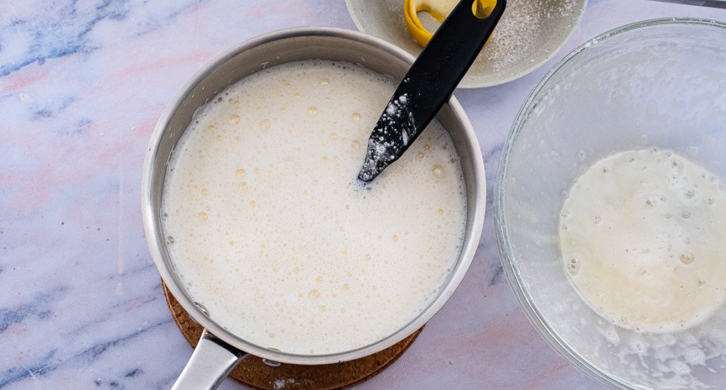 Häll tillbaka i kastrullen. 