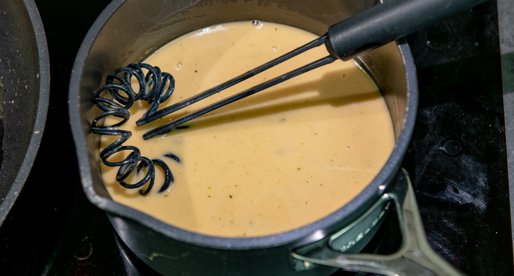 Vegansk brunsås eller havregräddsås