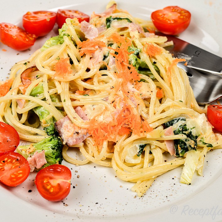 Pastasås med skinka eller kassler