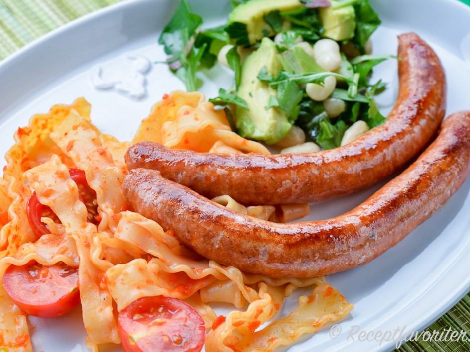 Chorizo med pasta och ajvar