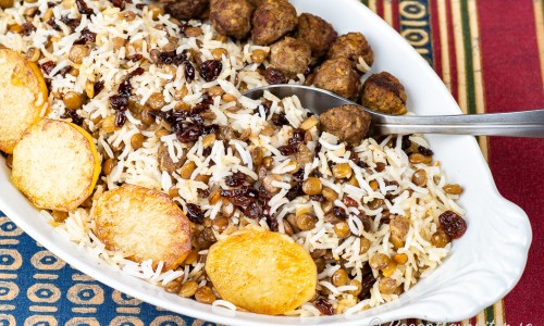 Adas Polo persiskt ris med köttbullar på fat