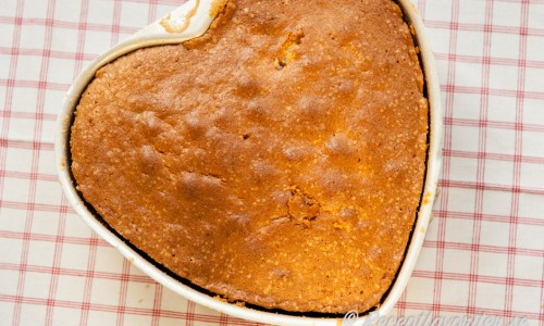 Anslag till tårta bakat i hjärtformad sockerkaksform. 