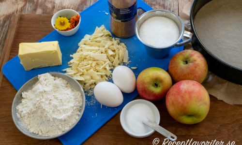 Ingredienser till äppelkladdkakan 