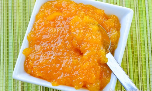 Aprikosmarmelad i skål