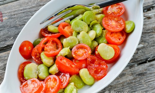 Tomatsallad med kokta bondbönor