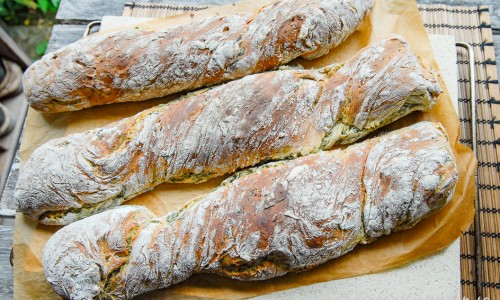 Recept på bröd som spenatbaguette ovan