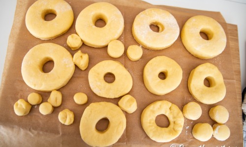 Munkarna eller doughnuts på jäsning