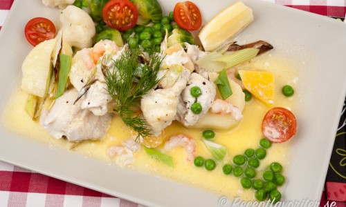 Fisklåda med spätta, räkor och potatis