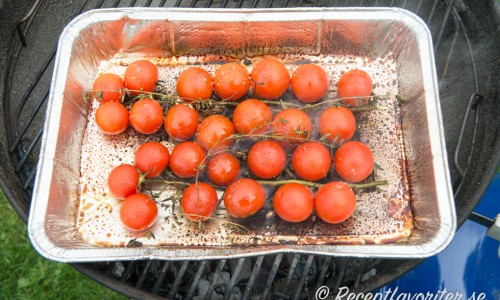 Grillade tomater i folieform