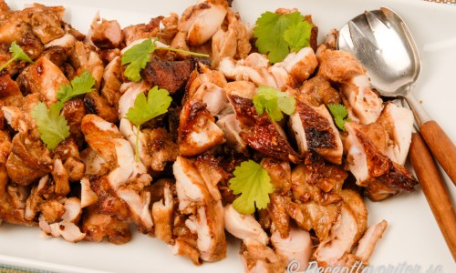 Ett alternativ är att skära av köttet från spetten och strimla till kycklingkebabkött att fylla i pitabröd och så vidare. 