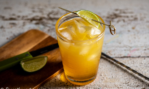 Ibiza 43 är en lättgjord drink med Licor 43, ananasjuice samt lime. 