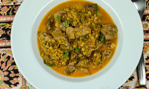 Indisk lammgryta med curry och gröna linser 