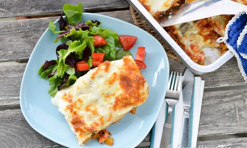 Lasagne med kyckling, tomat och ostsås. 