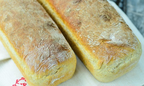 Ett ljust matbröd som passar till vardags, limpa, mackor, toast, rostbröd och till det mesta. 