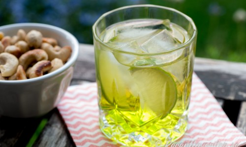 Cocktail med Midori och Ginger Ale