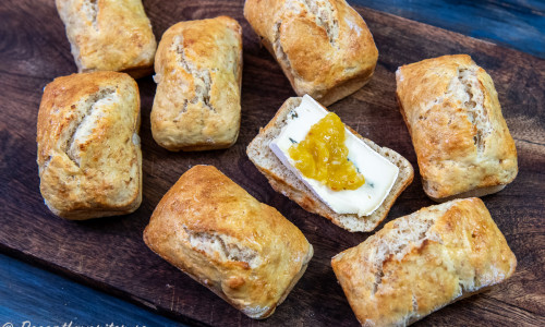 Minibröd med god smak av riven parmesan. 